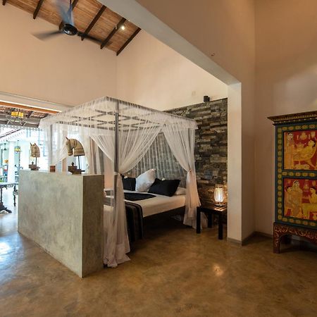 Tropical House - Jungleside Villa Hikkaduwa Room photo