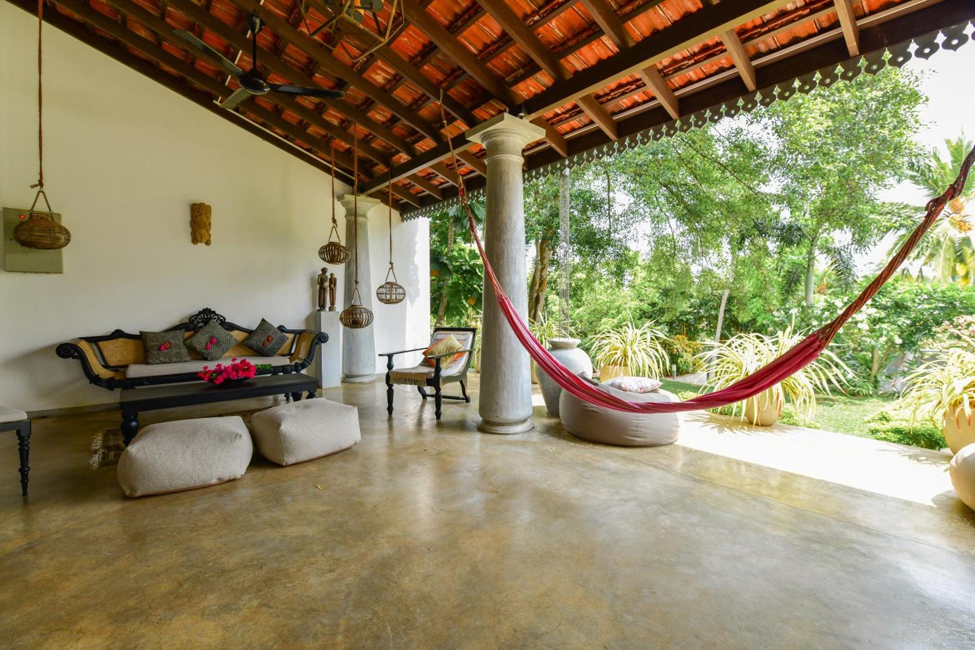 Tropical House - Jungleside Villa Hikkaduwa Room photo